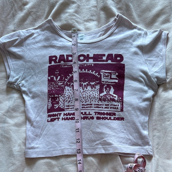Radiohead band tee Graphic Crop Top - pink and Purple - Picture 5 of 5